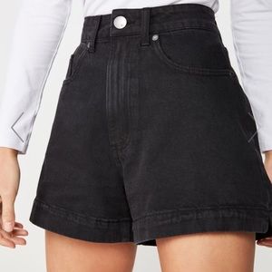 BRAND NEW HIGH RISE BLCK SHORTS